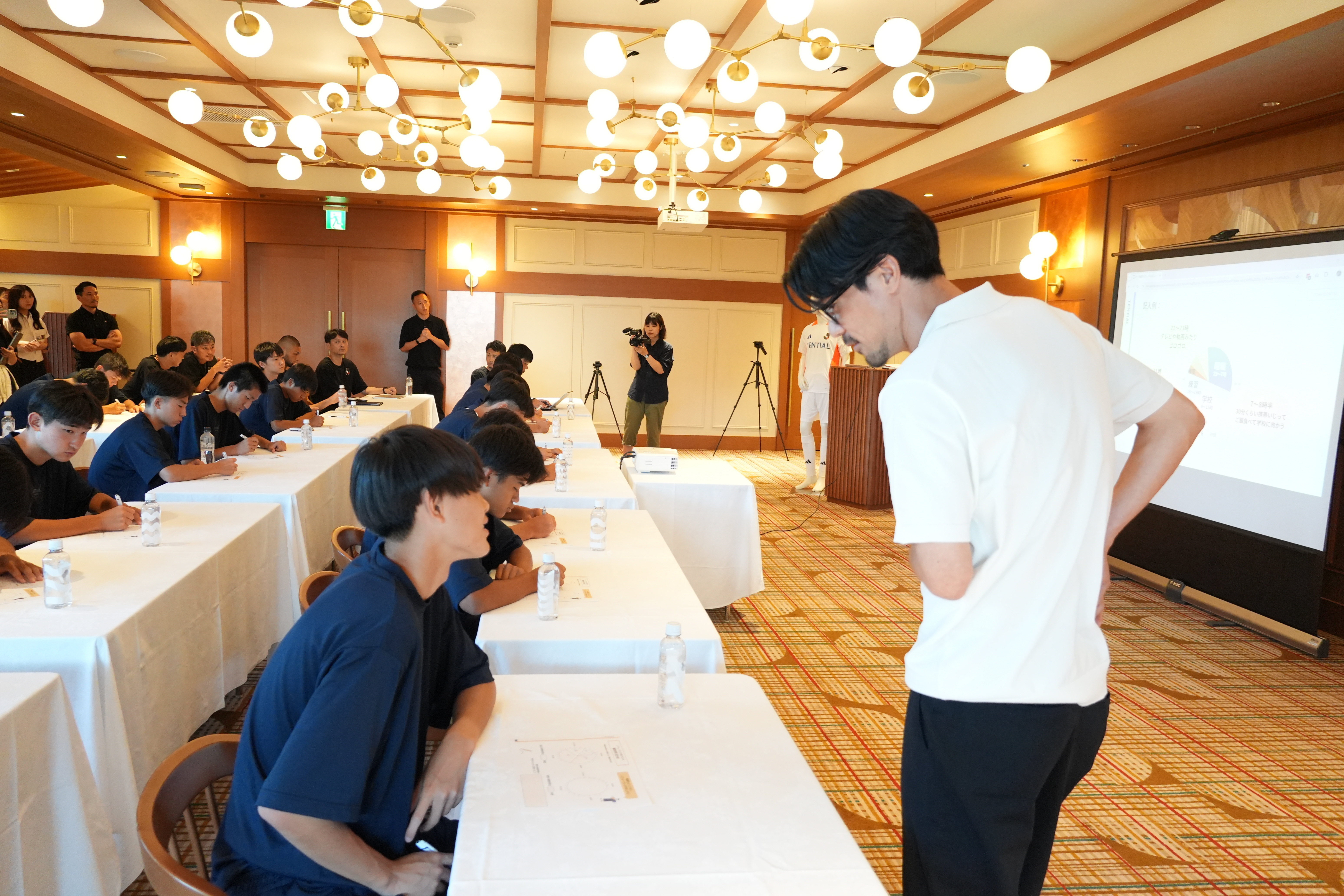 Jリーグ未来育成パートナーに伴う活動として U-15 Jリーグ選抜の選手にコンディショニングセミナーを実施