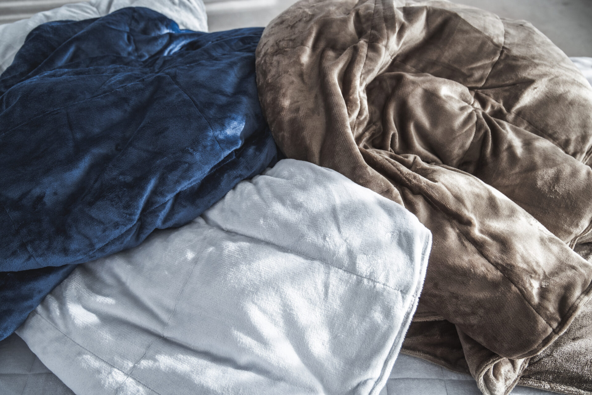 「BAKUNE 掛け布団 ウォーム」等に採用された「多層布地及び被覆品」に関する発明について特許を取得